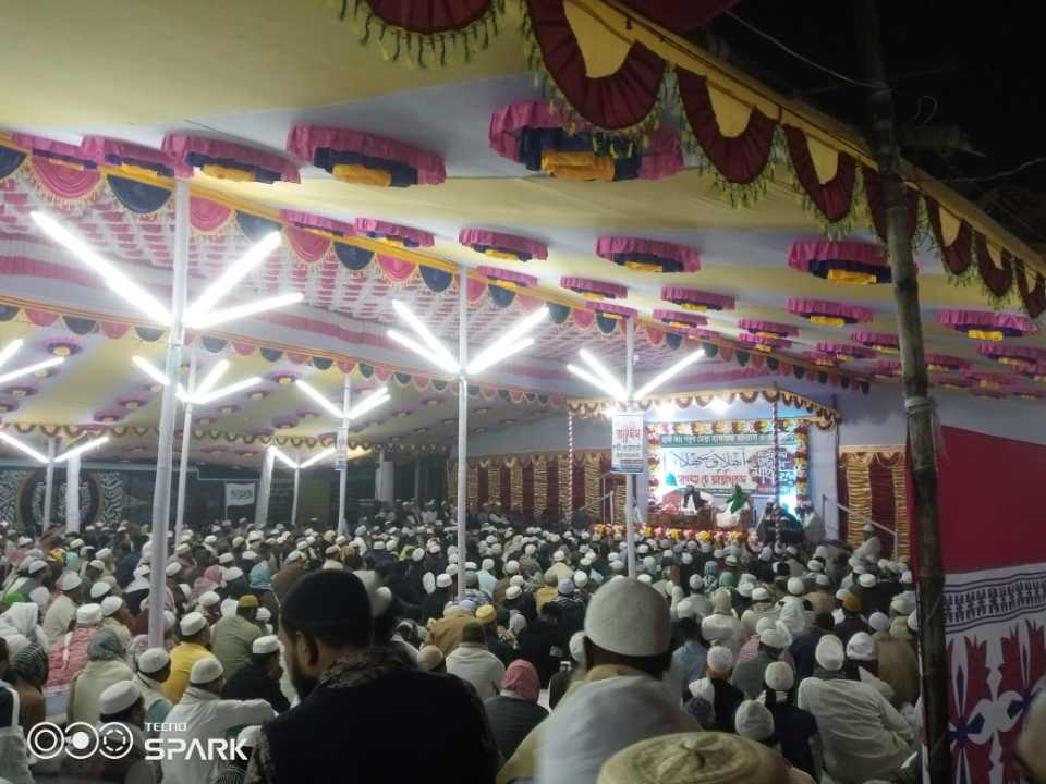 টাংগাইলের বাজিতপুর হাটখোলায় তাফসিরুল কুরআন মাহফিল
