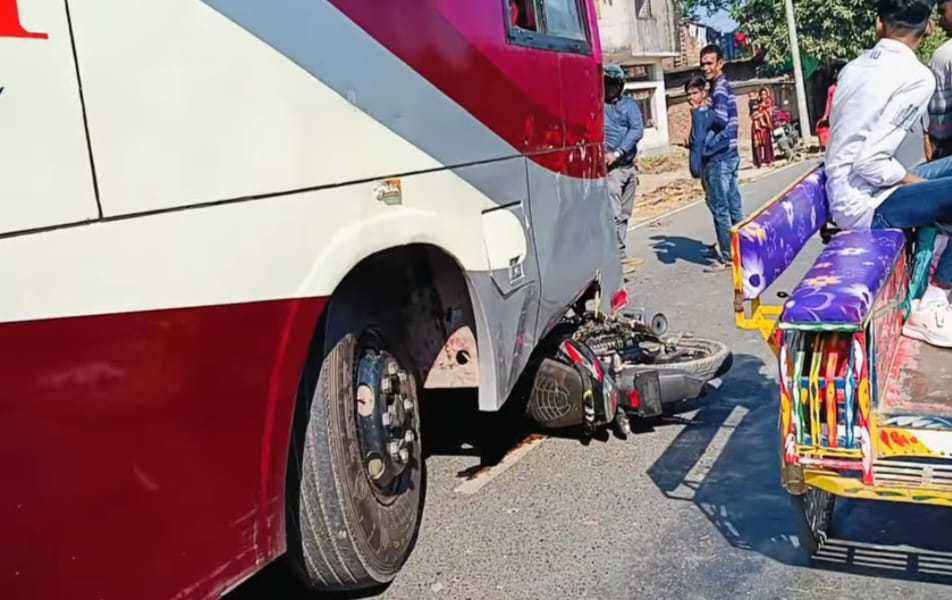 বদলগাছীতে বাস ও মোটরসাইকেলের সংঘর্ষে নিহত ১