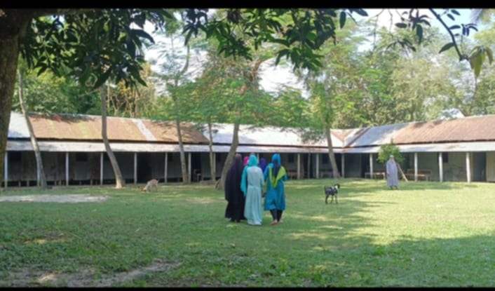 জামালপুরে মহিলা দাখিল মাদ্রাসা ২১ জন শিক্ষার্থীর জন্য ১৪ জন শিক্ষক