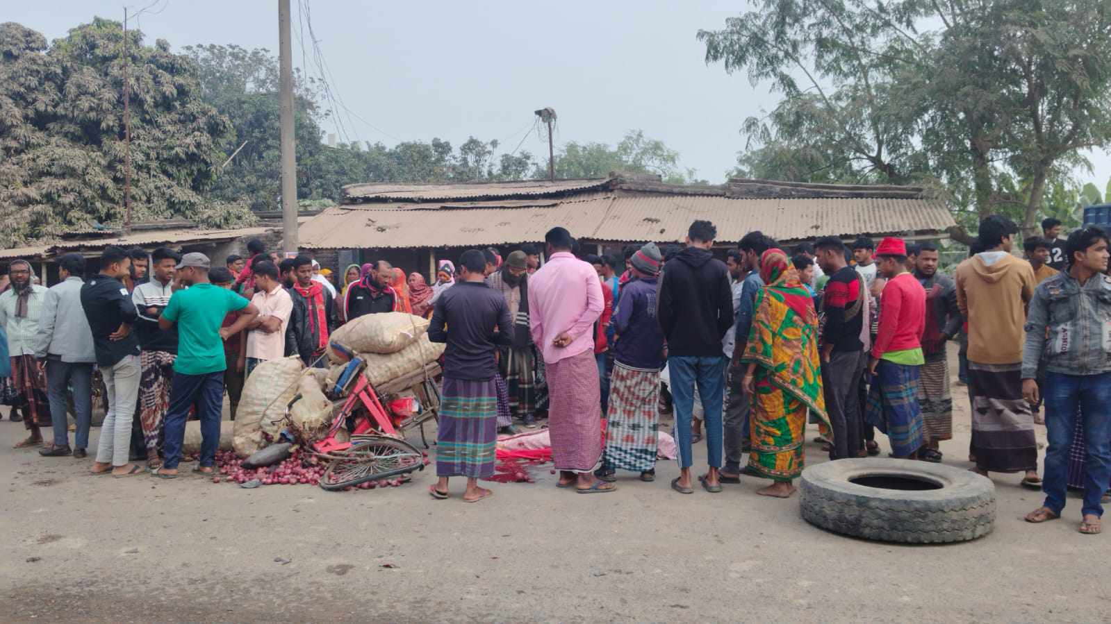 চাঁপাইনবাবগঞ্জে সড়ক দুর্ঘটনায় একজন নিহত