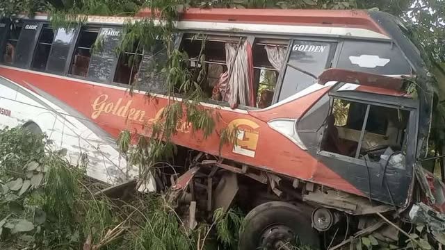 মধুখালী ভূয়ারকান্দী এলাকায় বাস ও কনস্ট্রাকশন মিক্সার ট্রাকের মুখোমুখি সংঘর্ষে এক ব্যক্তি নিহত