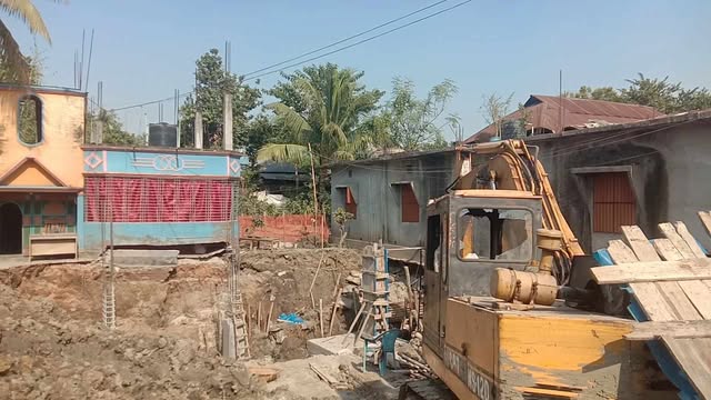 তানোরে আদালতের ১৪৪ ধারা অমান্য করে বাড়ি নির্মাণের অভিযোগ