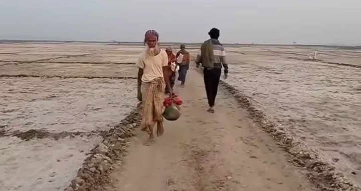 লাঠি যার জমি তার রীতিতে চলে চরের জমি দখল