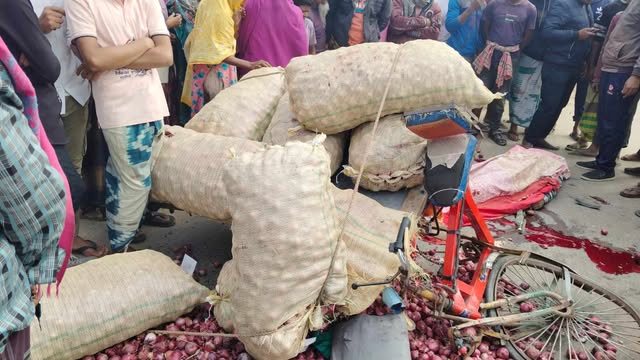 চাঁপাইনবাবগঞ্জে সড়ক দুর্ঘটনায় একজন নিহত