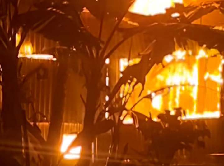 কুলিয়ারচরে দোকানপাটসহ ১১ ঘরে রহস্যজনক অগ্নিকাণ্ডে অর্ধ কোটি টাকার মালামাল পুড়ে ছাই
