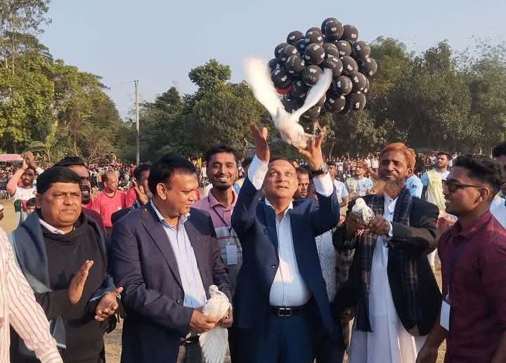কুলিয়ারচরে বিএনপি’র ইউনিয়ন অফিস ও ফুটবল খেলা উদ্বোধন করেন বিএনপি’র কেন্দ্রীয় নেতা শরীফুল আলম