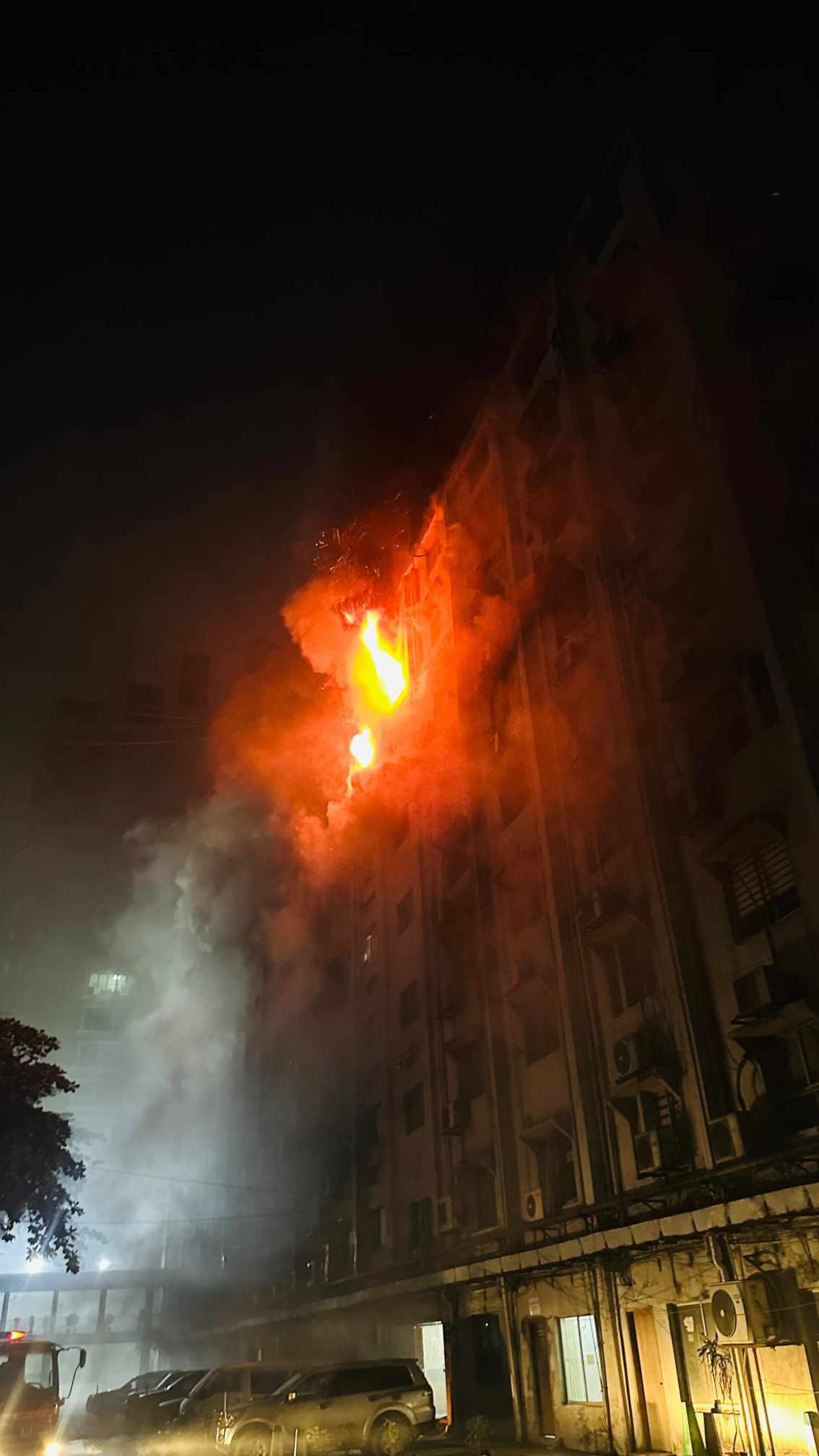 সচিবালয়ে আগুন: মধ্যরাতে উত্তপ্ত সেগুনবাগিচা এলাকা