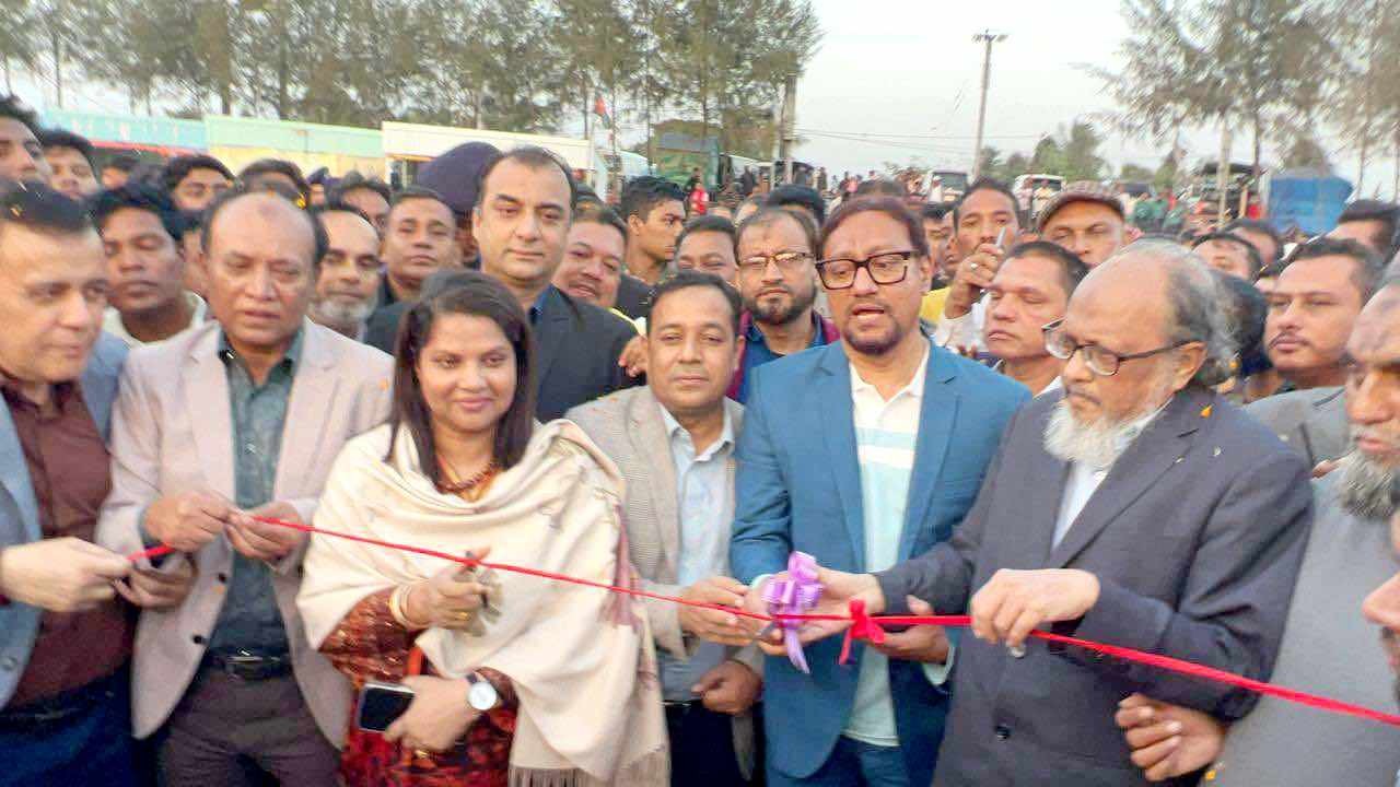 পতেঙ্গা সমুদ্র সৈকতকে আন্তর্জাতিক ট্যুরিস্ট স্পটে রূপান্তর করতে চাই:- মেয়র ডা. শাহাদাত