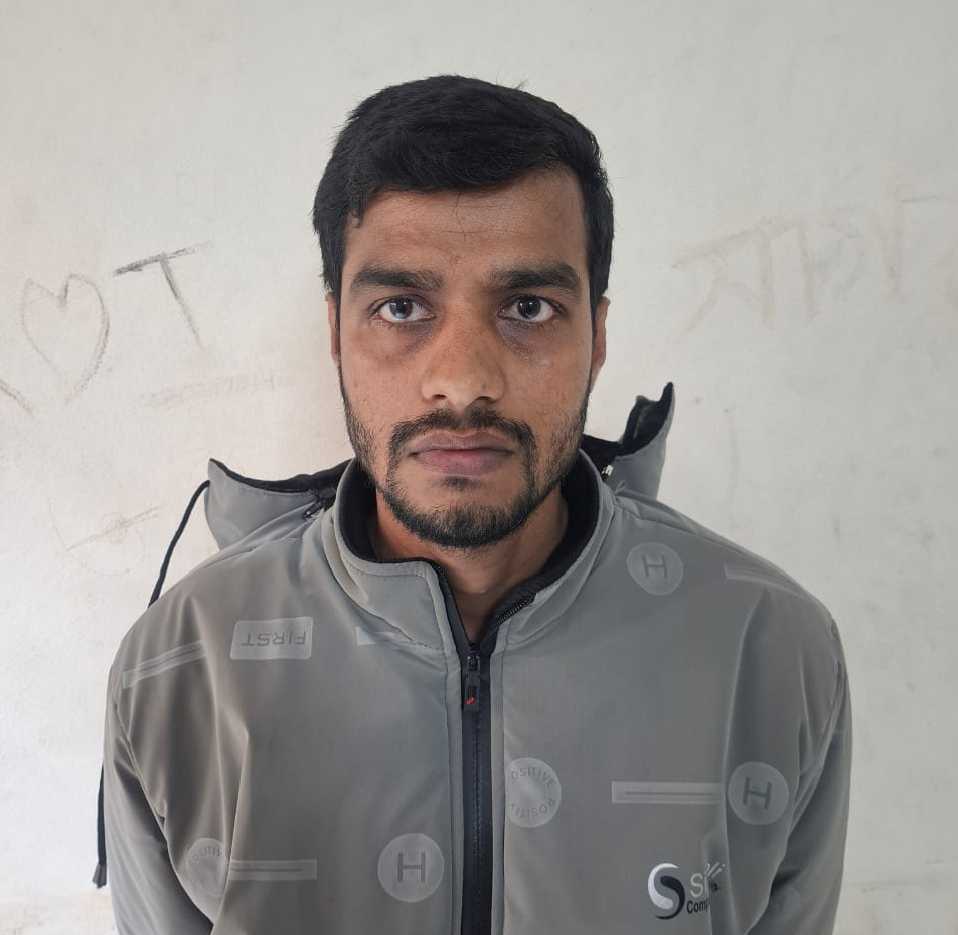 হুজুরদের নিয়ে ফেসবুকে বিতর্কিত পোস্ট: সালথায় যুবক গ্রেপ্তার