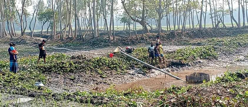 গাইবান্ধার লক্ষ্মীপুরে জোর পূর্বক পুকুর দখলের চেষ্টা, থানায় অভিযোগ