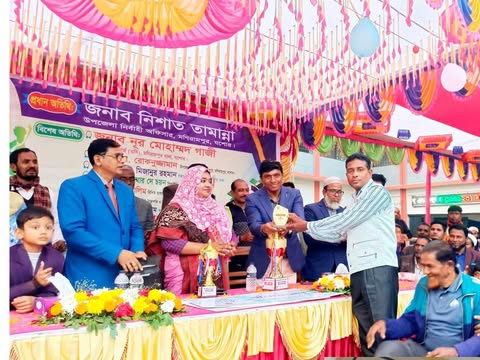 মনিরামপুরে ১৬ দলীয় ফুটবল টুর্নামেন্টের ফাইনাল খেলা অনুষ্ঠিত।