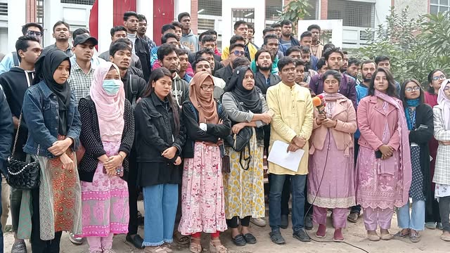 “অধিভুক্তি বাতিলের পরও ঢাবির প্রভাব: সাত কলেজের শিক্ষার্থীদের জোরালো প্রশ্ন”