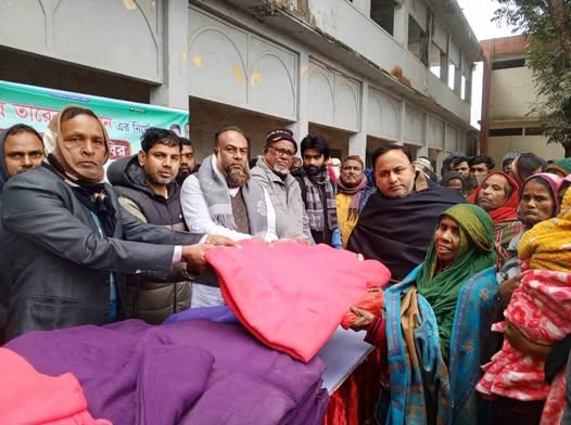 চরভদ্রাসন কৃষক দলের ওবিএনপি’র ব্যানারে কম্বল বিতরণে সভাপতির পছন্দ মাফিক নেতা নিয়ে  কম্বল বিতরণ