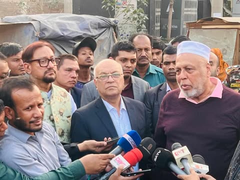 চট্টগ্রামের জলাবদ্ধতা নিরসনে উপদেষ্টাবৃন্দ ও মেয়রের পরিদর্শন