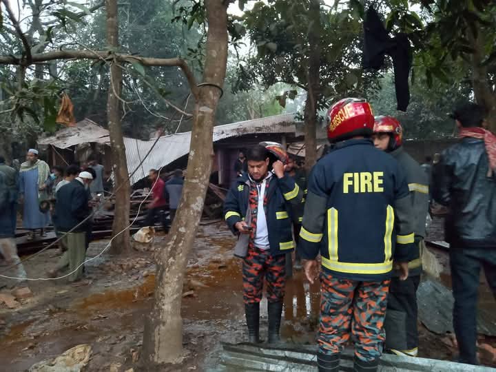 ঝিনাইদহের কোটচাঁদপুর কাঠ টিটমেন্ট মেশিন বিস্ফোরণে নিহত -২ আহত -১