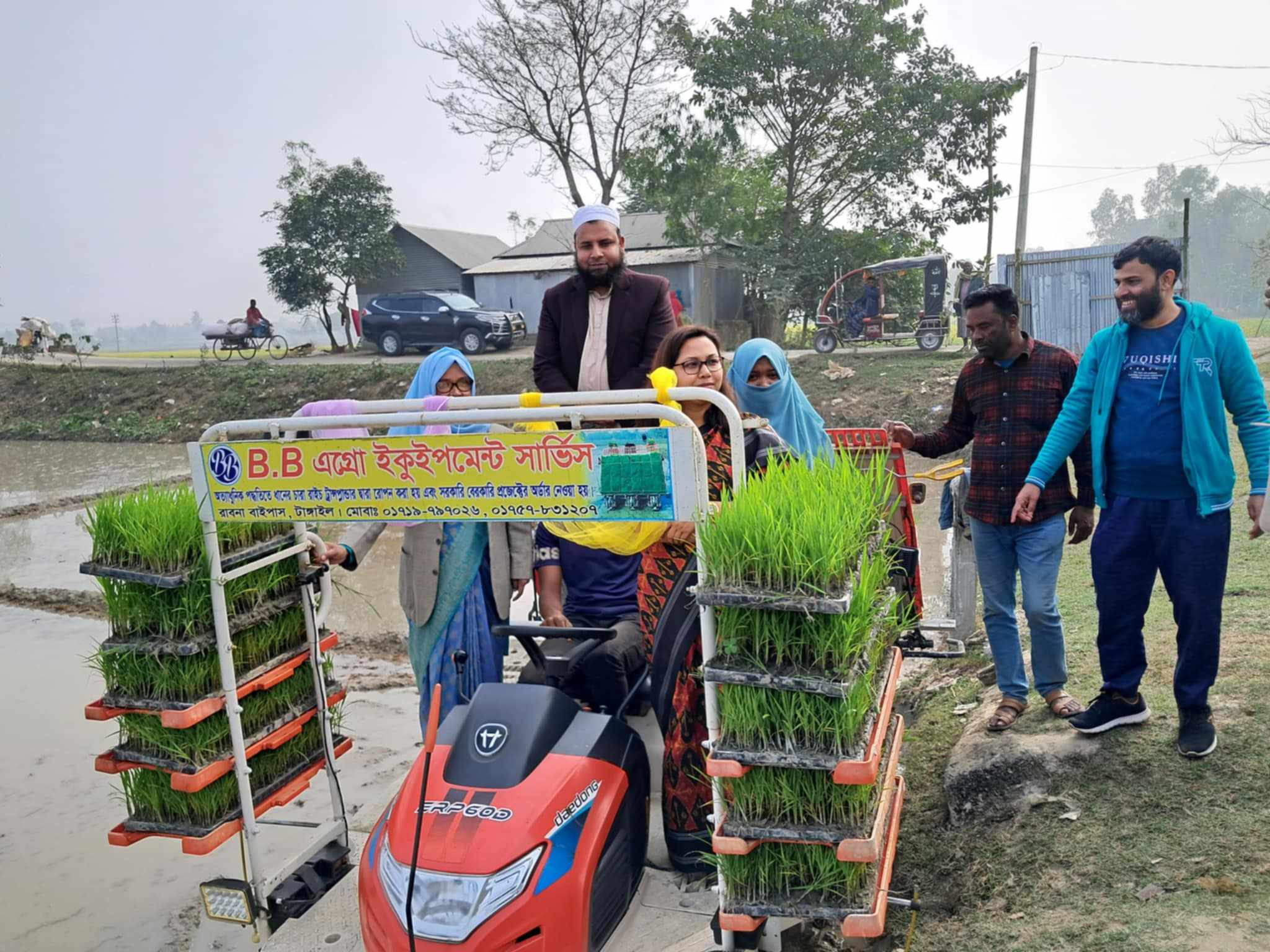 জামালপুরে ধানের চারা রোপনে রাইস ট্রান্সপ্লান্টারের শুভ উদ্বোধন