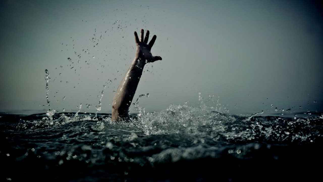 বরগুনা বেতাগী তে পানিতে পড়ে স্কুল ছাত্রীর মৃত্যু