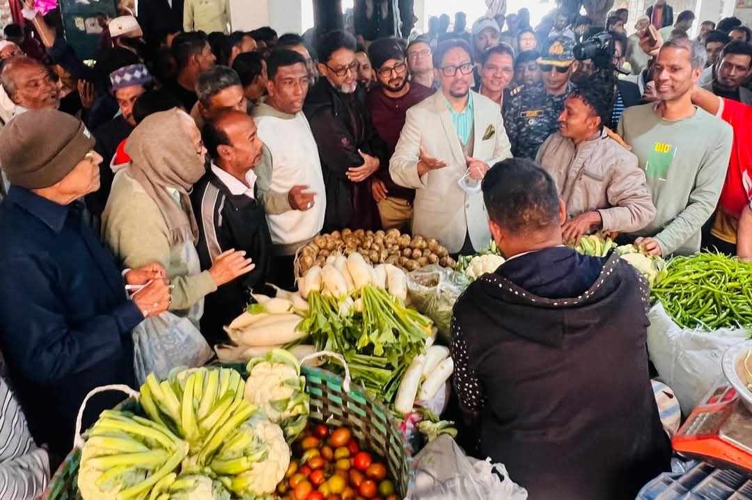 নগরীর চকবাজার কাঁচাবাজারের ঐতিহ্য ফিরিয়ে আনা হবে:- চসিক মেয়র ডা.শাহাদাত হোসেন