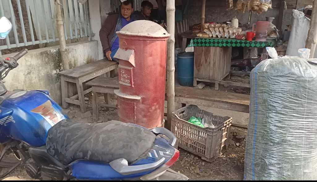 চরভদ্রাসনে আধুনিক প্রযুক্তির ছোঁয়ায় ঝিমিয়ে পড়েছে ডাক বিভাগ