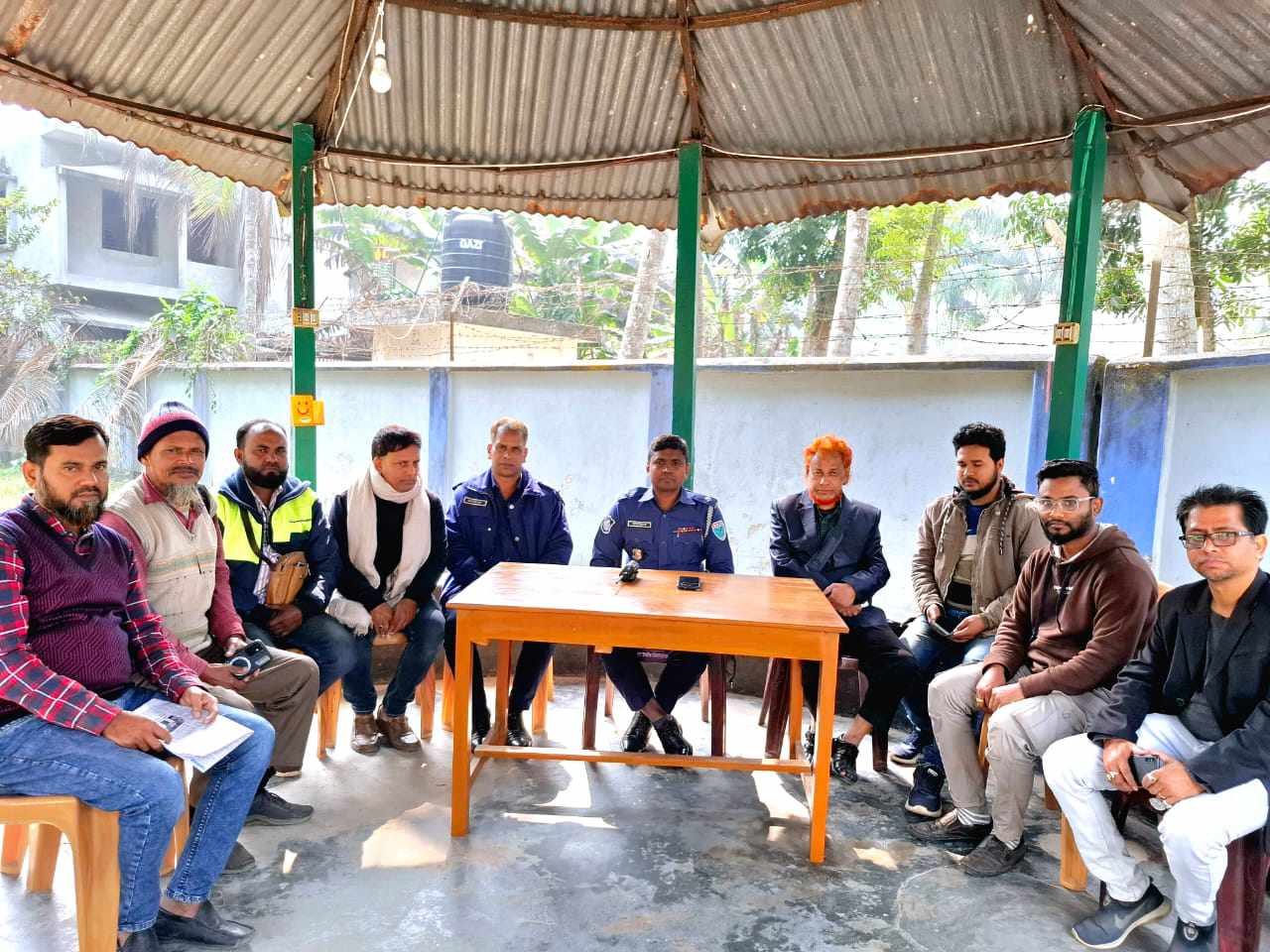 ফরিদপুরের চরভদ্রাসন থানার নবাগত অফিসার ইনচার্জ রজিউল্লাহ খানের সাথে মিডিয়াকর্মীদের সৌজন্য সাক্ষাৎ 