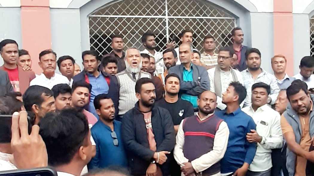 রাঙ্গুনিয়ায় হুমামের সমাবেশস্থল পরিদর্শন করলেন বিএনপি নেতারা