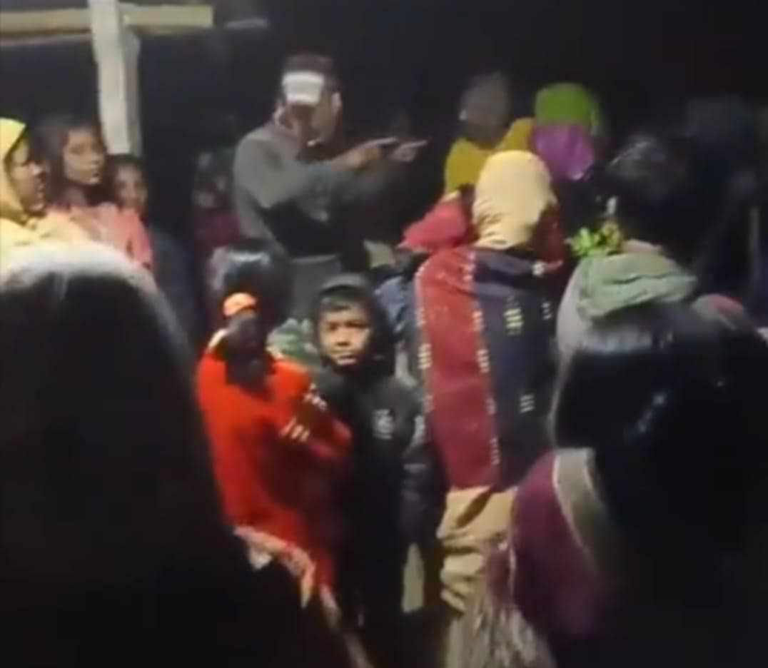 শার্শায় চুরি করতে এসে ট্রাক রেখে পালাল চোরের দল