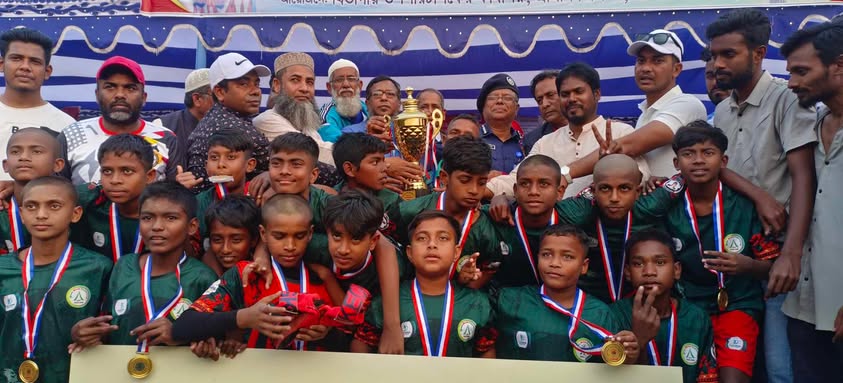 প্রাথমিক বিদ্যালয় বালক-বালিকা গোল্ডকাপ ফুটবল টুর্নামেন্টে সমাপনী চ্যাম্পিয়ন রাজশাহী
