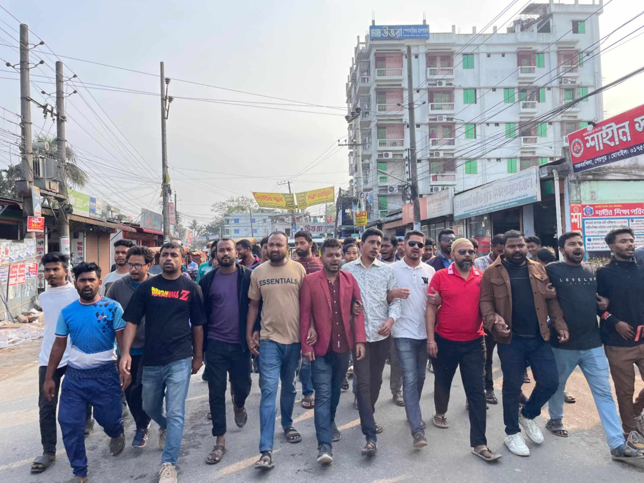 শেরপুর জেলা স্বেচ্ছাসেবক দলের আহ্বায়ক কমিটিকে স্বাগত জানিয়ে আনন্দ মিছিল ও মিষ্টি বিতরন