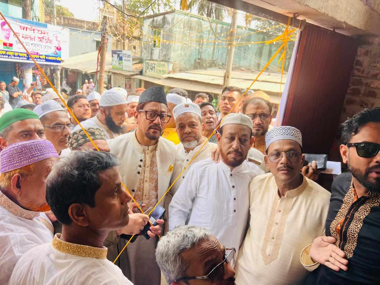 পুনঃনির্মিত হযরত গাউসল আজম (রঃ) জামে মসজিদের উদ্বোধন করেন সিটি মেয়র ডাঃ শাহাদাত হোসেন