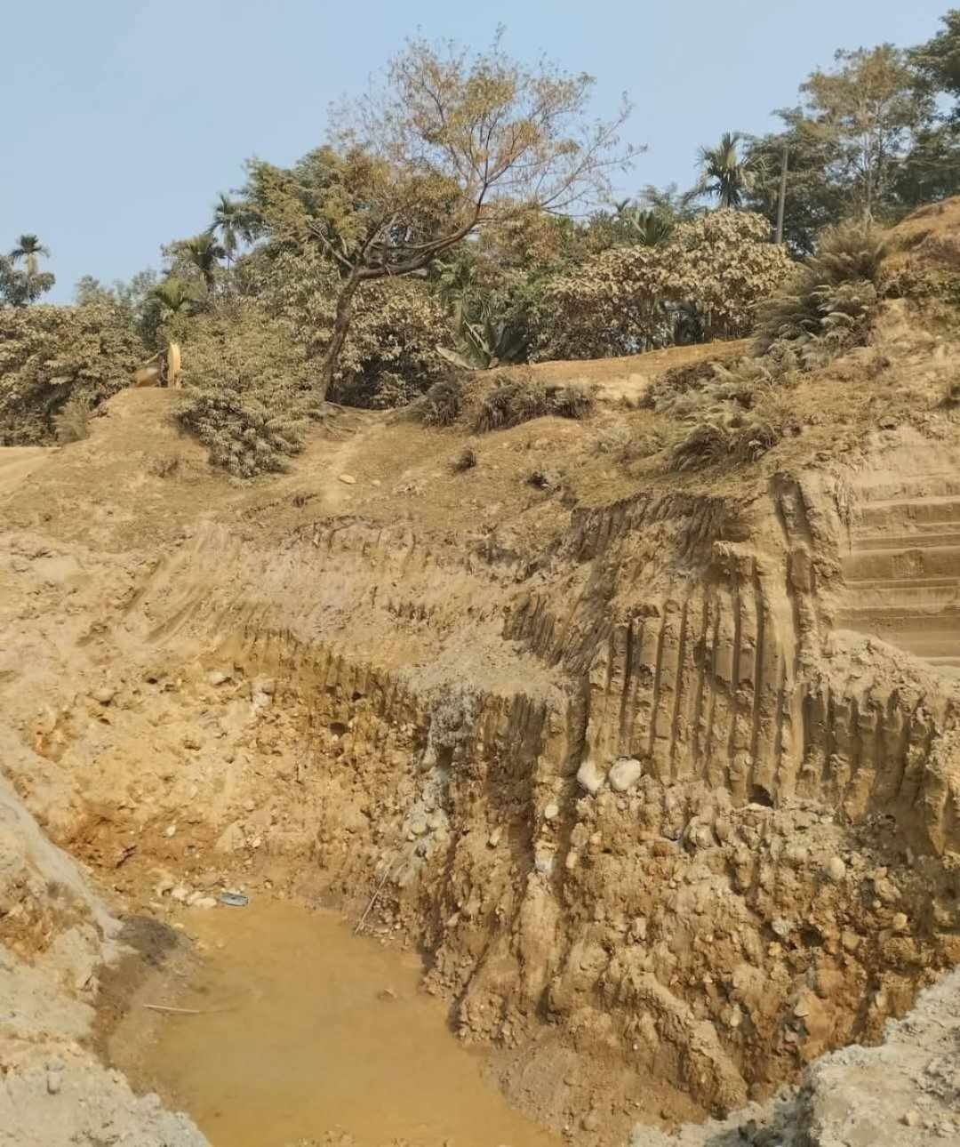 অভিযানের নামে ভেলকিবাজি জাফলং বালু ও পাথর উত্তোলনের মহোৎসব