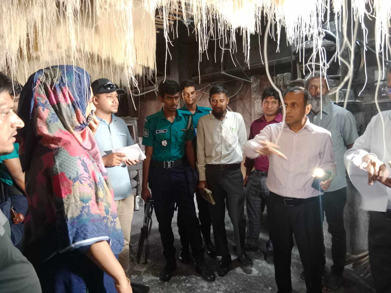 এনএসআই, চট্টগ্রাম মেট্টো শাখার তথ্যের ভিত্তিতে চট্টগ্রাম বাকলিয়ায় ৪টি সেমাই ফ্যাক্টরীতে ভোক্তা অধিকার সংরক্ষণ অধিদপ্তরের অভিযান