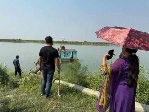 চরভদ্রাসনে ভ্রাম্যমান আদালতে অবৈধ বালি উত্তোলনের পাইপ ধ্বংস