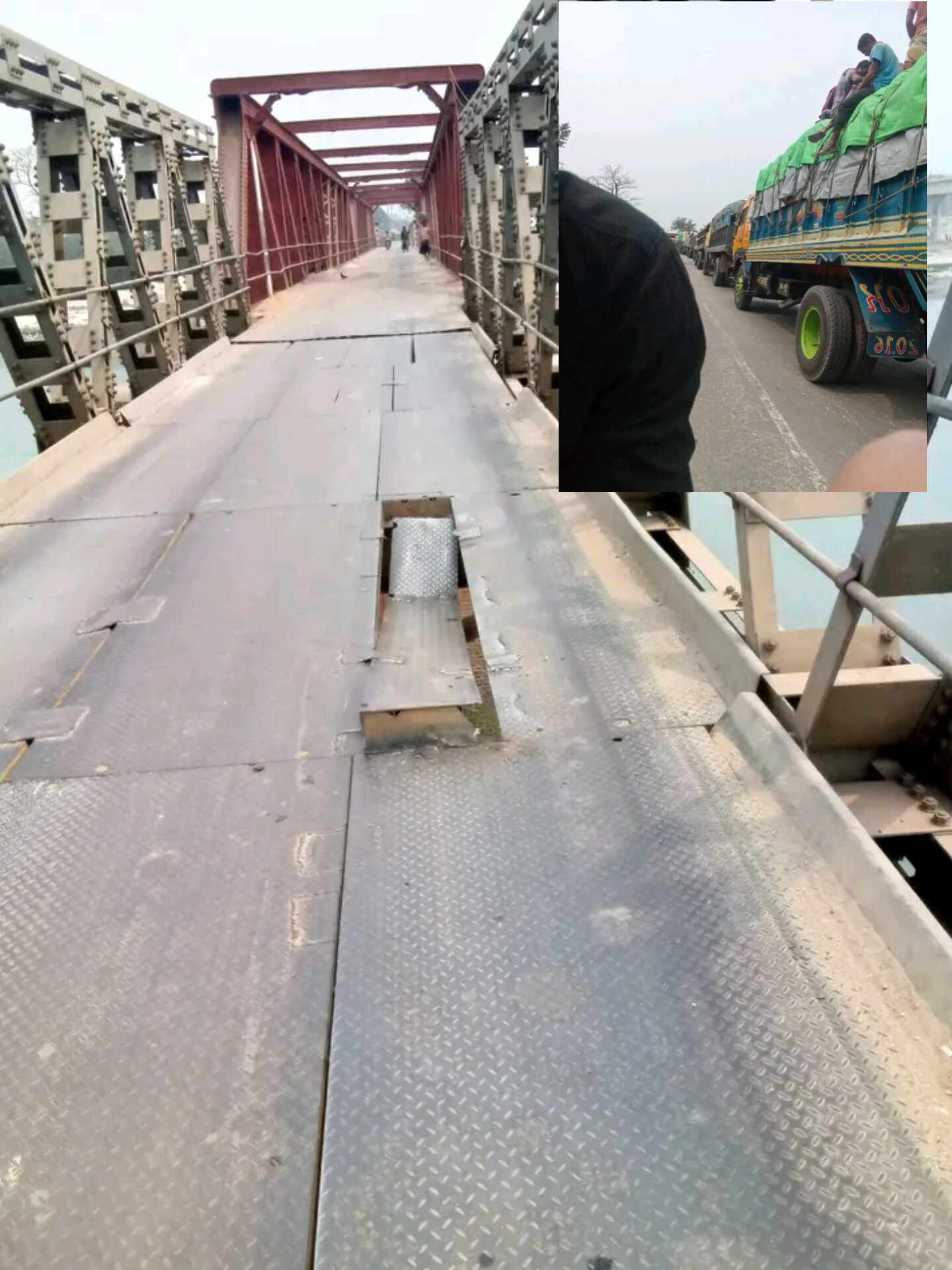 ভূরুঙ্গামারী সোনাহাট ব্রিজের পাটাতন ধসে ভারী যানবাহন চলাচল বন্ধ