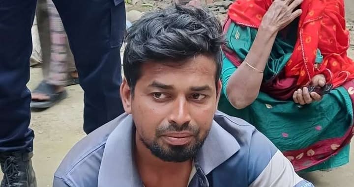 নড়াইলের লোহাগাড়া থানার ওসি আশিকুর রহমানের নেতৃত্বে  প্রতিবন্ধীকে ধর্ষণের চেষ্টার আসামি গ্রেফতার