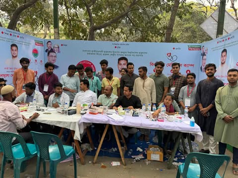 জবি সি ইউনিট ভর্তি পরীক্ষায় ব্যতিক্রমধর্মী উদ্যোগ ছাত্রদল নেতার