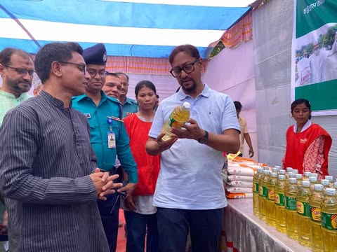 অভাবী, হতদরিদ্র রোজাদারদের জন্য বিদ্যানন্দের “এক টাকায় রোজার বাজার”