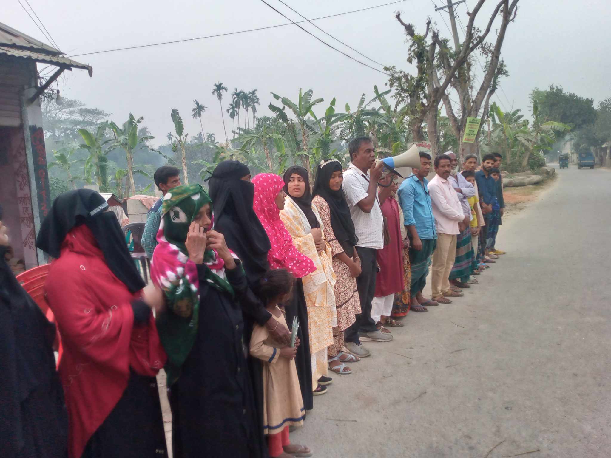 হোসেনপুরে ধর্ষণের শাস্তির দাবিতে বাসদ (মার্কসবাদী)র মানববন্ধন