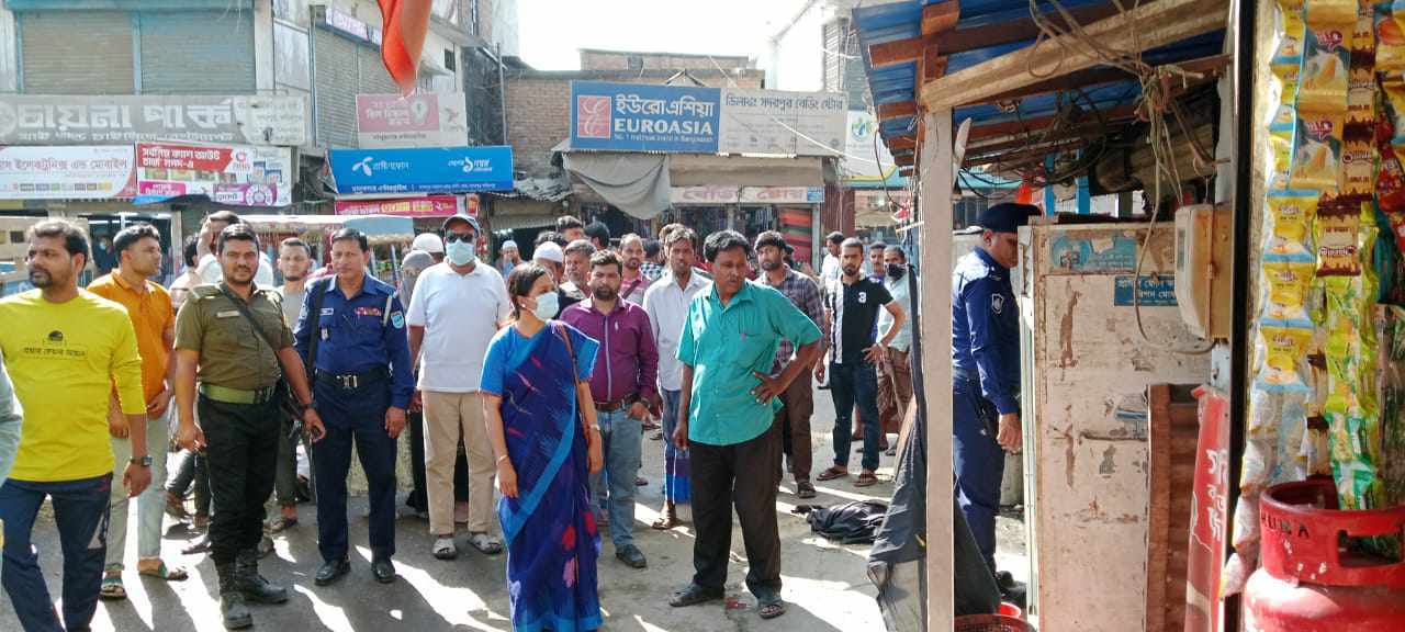 সদরপুরে ফুটপাত দখলমুক্ত করতে ভ্রাম্যমাণ আদালতের অভিযান