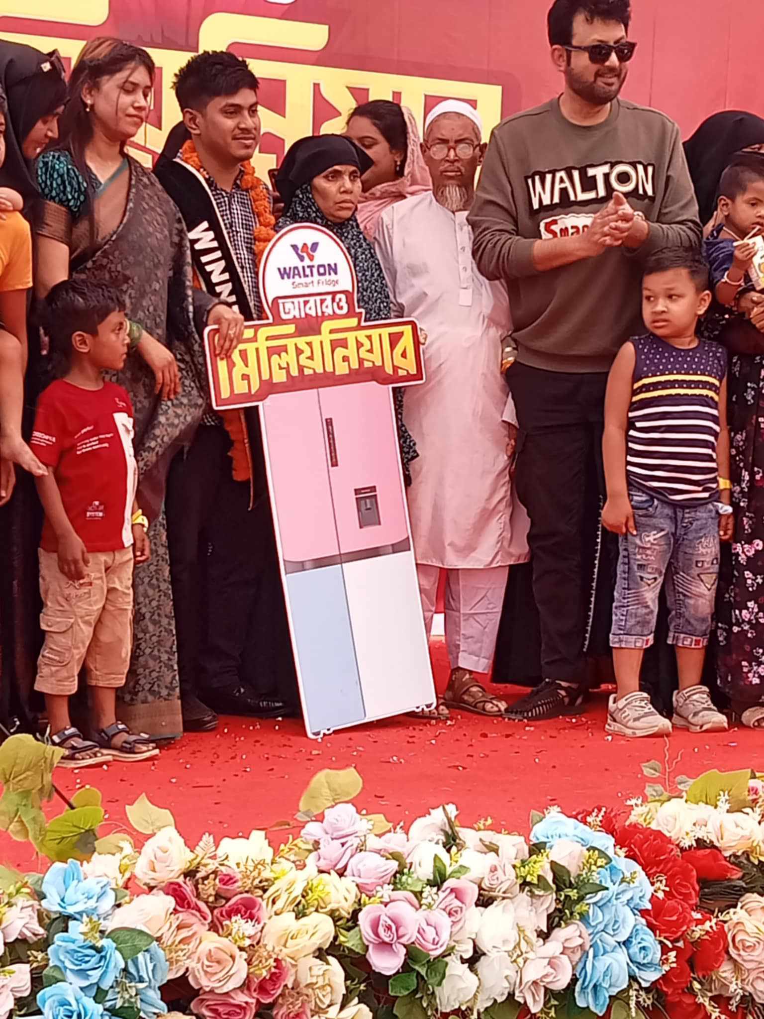 ওয়ালটন ফ্রিজ কিনে ১০ লাখ টাকা পেলেন চরভদ্রাসনের মো:রাসেল ফকির