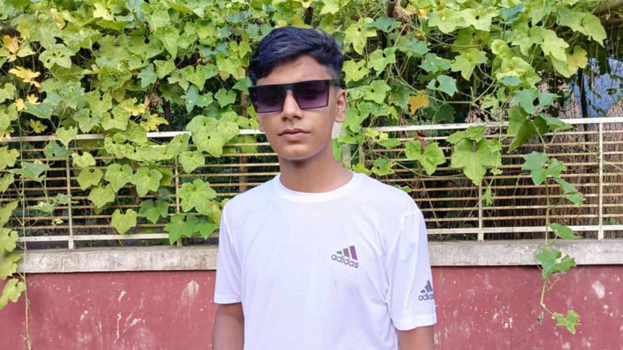 চরভদ্রাসনে  গ্রাম্য সালিশ বৈঠক বসে যুবকের মাথার চুল কেটে ন্যারা করে দেয়ার পর আত্নহত্যা চেষ্টা প্রায় চারমাস পর মৃত্যু