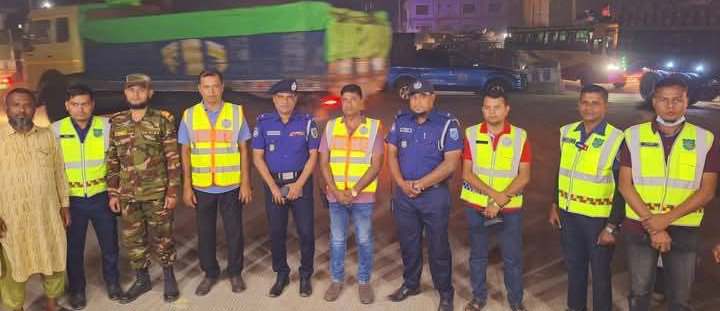 নির্বিঘ্ন ঈদযাত্রায় মহাসড়ক পরিদর্শন করলেন গাইবান্ধা পুলিশ সুপার