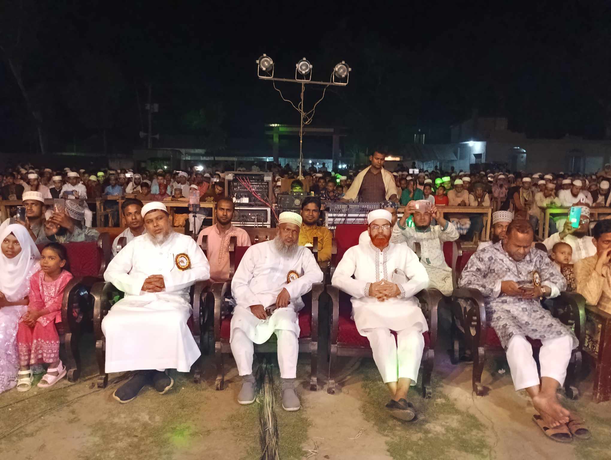 ভূরুঙ্গামারীতে সিনিয়র ফাজিল মাদ্রাসার সাবেক ছাত্রদের ঈদ পুনর্মিলনী ও ইসলামী সাংস্কৃতিক অনুষ্ঠান অনুষ্ঠিত
