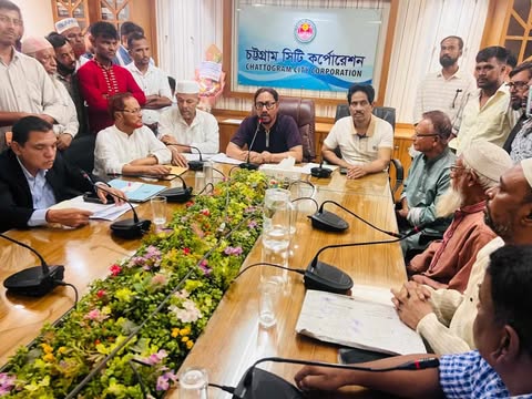 হকারদের শৃংখলায় আসতে হবে: চসিক মেয়র ডা. শাহাদাত।