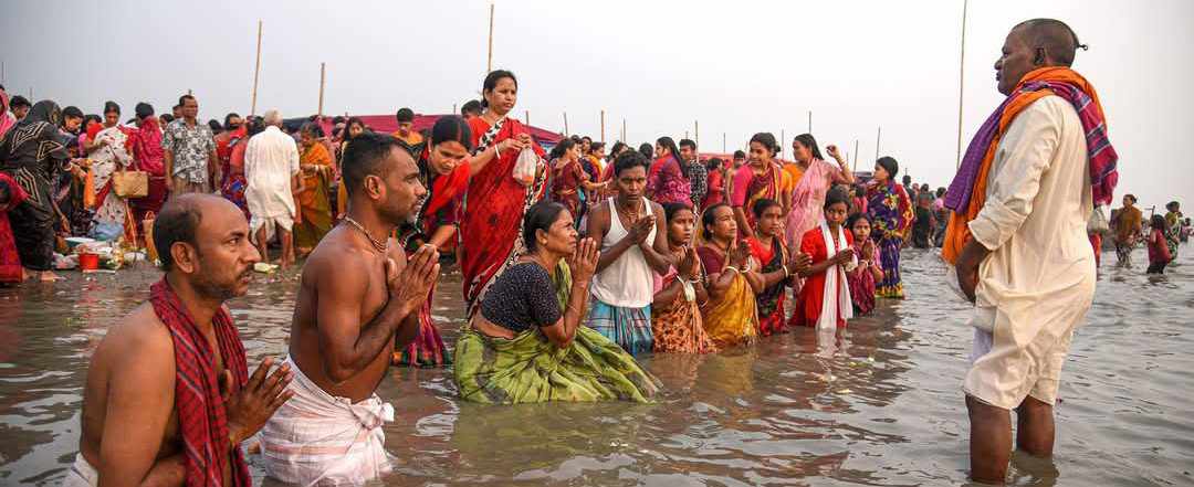 গাইবান্ধায় অষ্টমী স্নানে নদীর ঘাটে লাখো পুণ্যার্থীর ঢল
