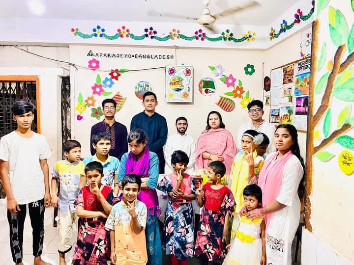 অপরাজেয়-বাংলাদেশ সুবিধা বঞ্চিত শিশুদের সাথে ঈদ শুভেচ্ছা বিনিময়ে এমআরটি ক্লাব