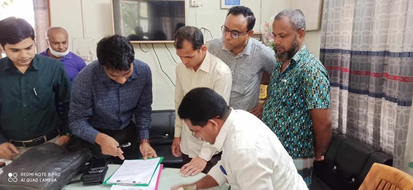 রাণীশংকৈলে পেটে বাচ্চা সহ গরু  জবাই করায় ভ্রাম্যমাণ আদালতে জরিমানা