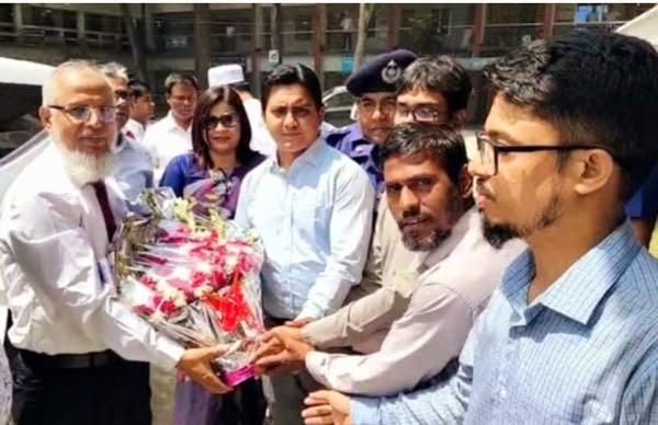 রায়পুরায় ভোটার নিবন্ধন কার্যক্রম পরিদর্শন করেন নির্বাচন কমিশনার আনোয়ারুল ইসলাম