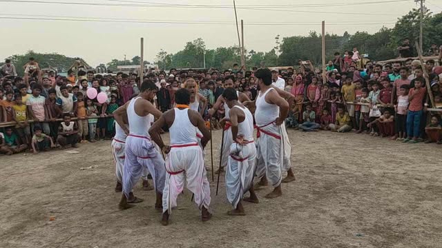 নবীনগর ঐতিহ্যবাহী লাঠি খেলায় বিজয়দের মাঝে পুরস্কার  বিতরণ