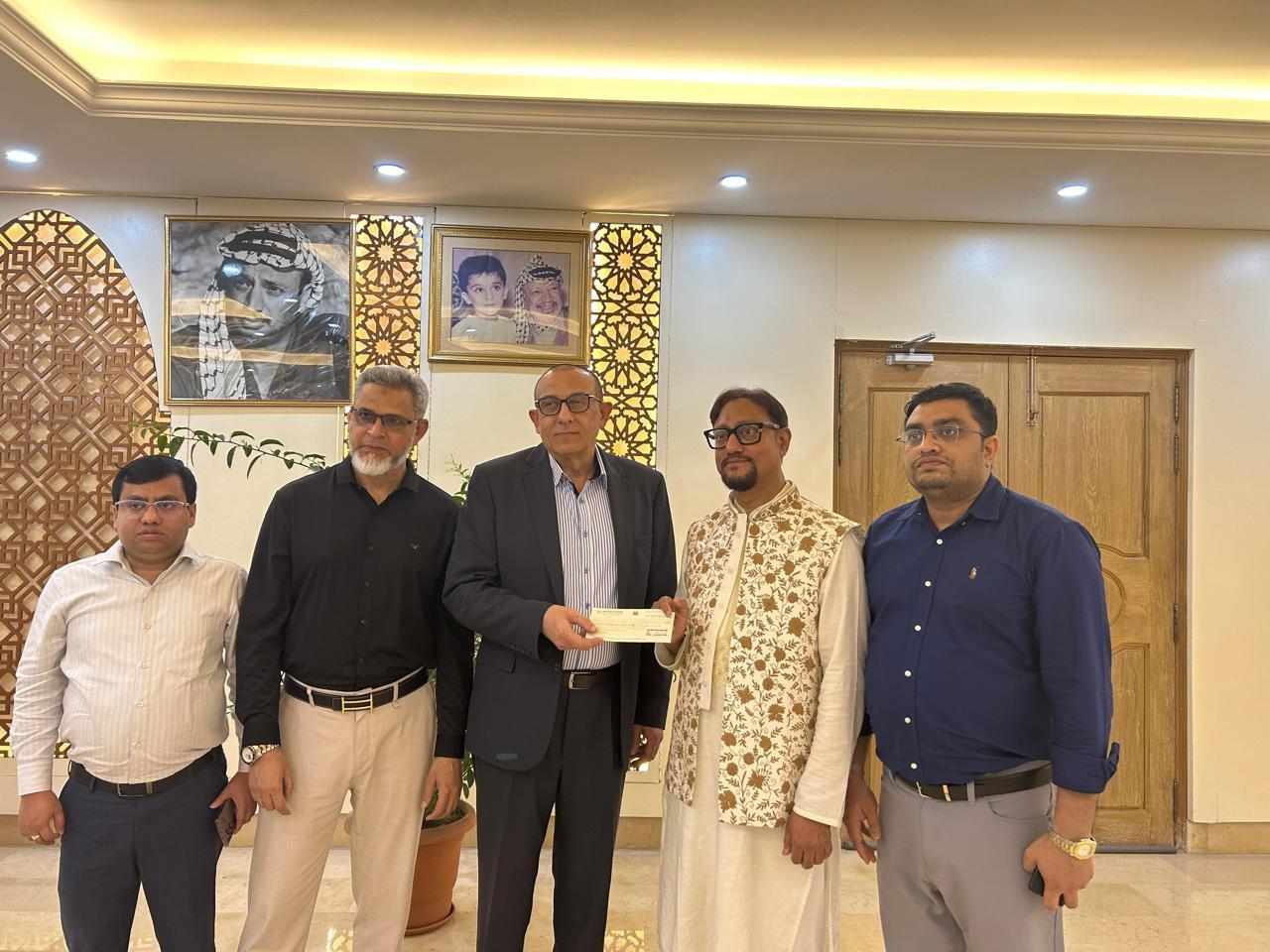 যুদ্ধবিধ্বস্ত প্যালেস্টাইনে আর্থিক সহায়তা প্রদান করলেন মেয়র ডা. শাহাদাত