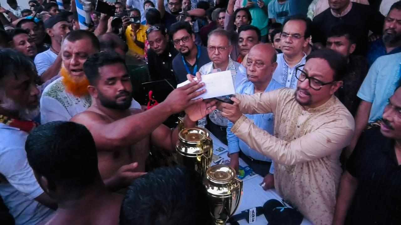 চট্টগ্রামের ঐতিহ্যবাহী জব্বারের বলি খেলার ১১৬ তম আসরে চ্যাম্পিয়ন কুমিল্লার বাঘা বলী